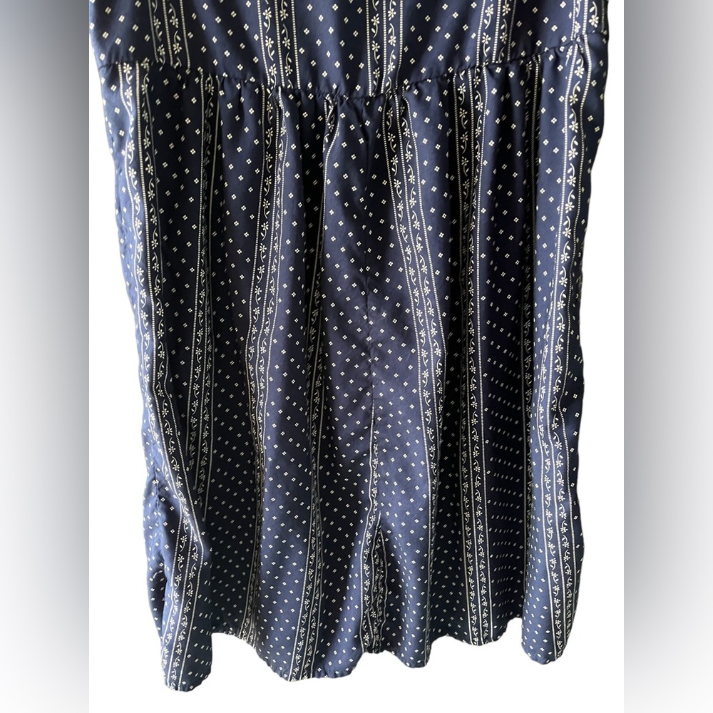 Old Navy Pintuck Swing Dress - Navy Blue and White Size 6 - Picture 10 of 12